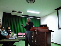 Vital Japan �׋���: �p��f�B�X�J�b�V����
