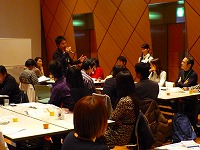 Vital Japan Meeting �r�W�l�X����v���t�F�b�V���i���̕׋���