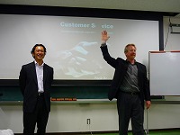 Vital Japan Meeting �r�W�l�X����v���t�F�b�V���i���̉p��ł̕׋���