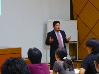 Vital Japan Meeting �r�W�l�X����v���t�F�b�V���i���̉p��ł̕׋���